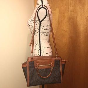 EUC Michael Kors Shoulder Bag